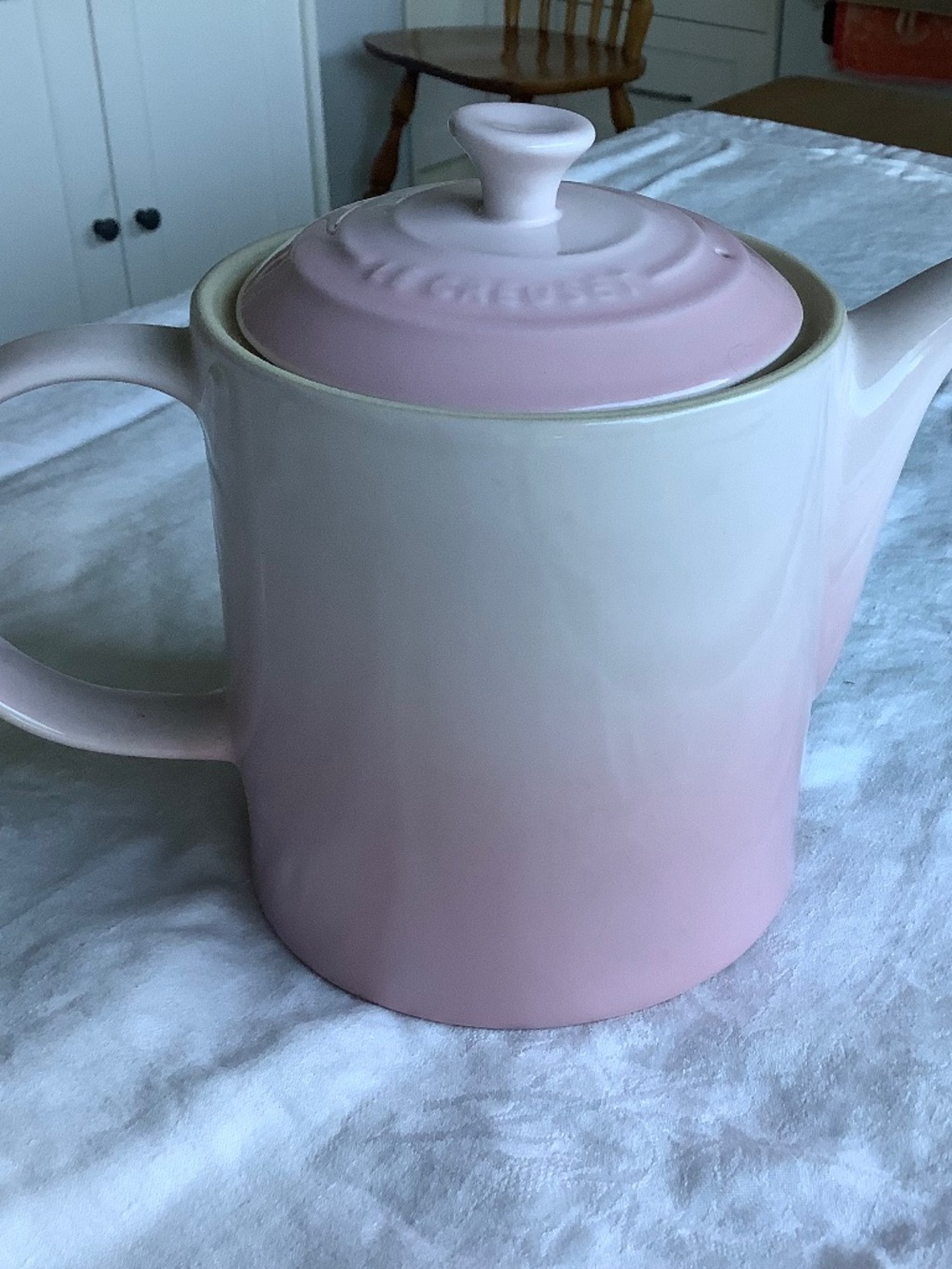 Le Creuset Chiffon Pink Grande Teapot